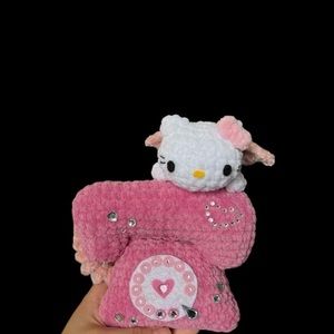 Mini hello kitty pink telephone crotchet